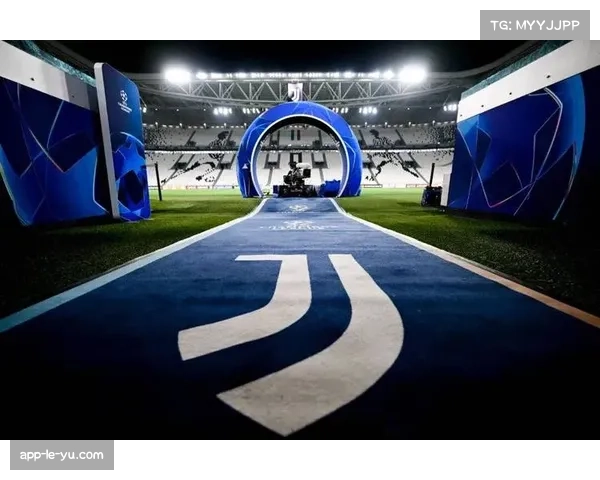 安联球场为欧冠半决赛更换边线附近草皮,以确保比赛流畅性 安联球场为欧冠半决赛更换边线附近草皮,以确保比赛流畅性